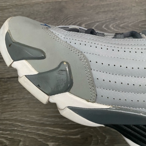 Jordan Wolf Grey 14s - Picture 4 of 9